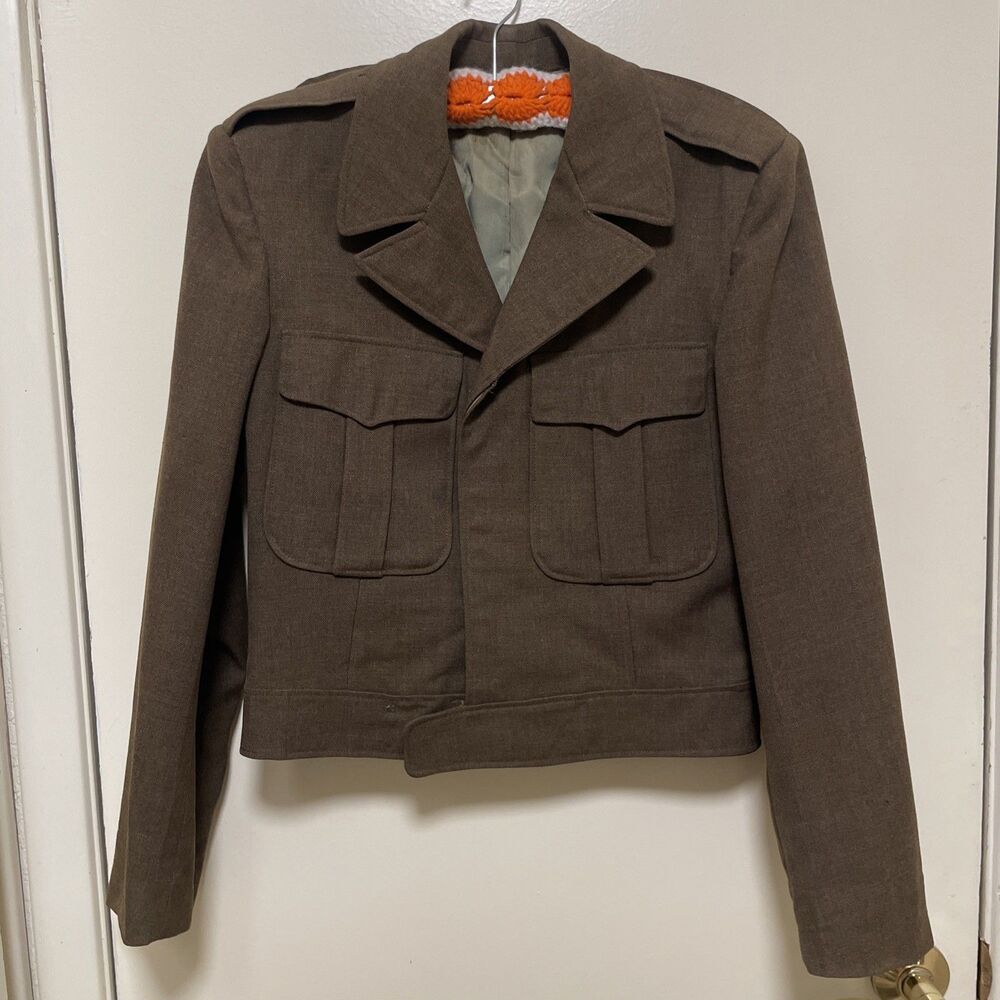 Vintage WWII Wool Field Jacket World War II 1940s 36R Cropped Short Military